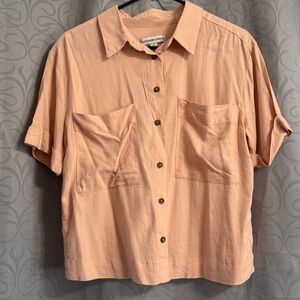 Alexander Jordan size small slightly cropped short sleeve button down top